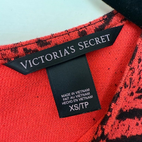 Victoria’s Secret Short Sleeve Mini Animal Print Dress in Size XS - Picture 6 of 6